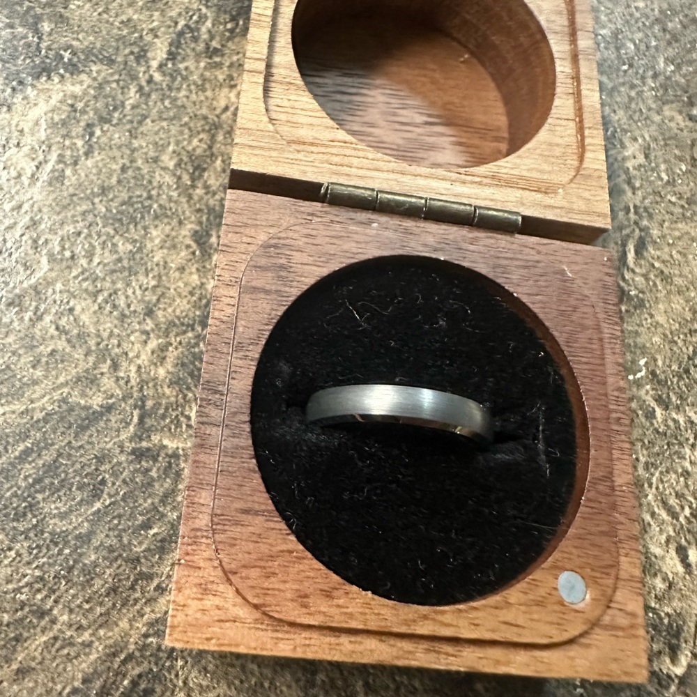 Elegant Silver Women's Ring or Wedding Ring in Wooden Box